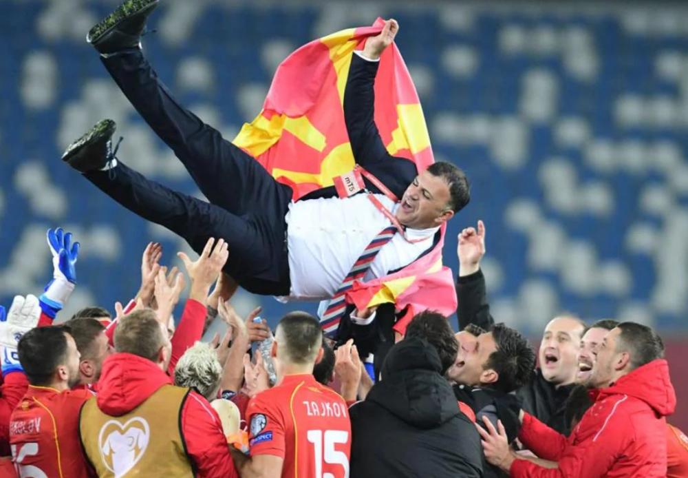  圣埃蒂安主场球迷助威声中逆转取胜